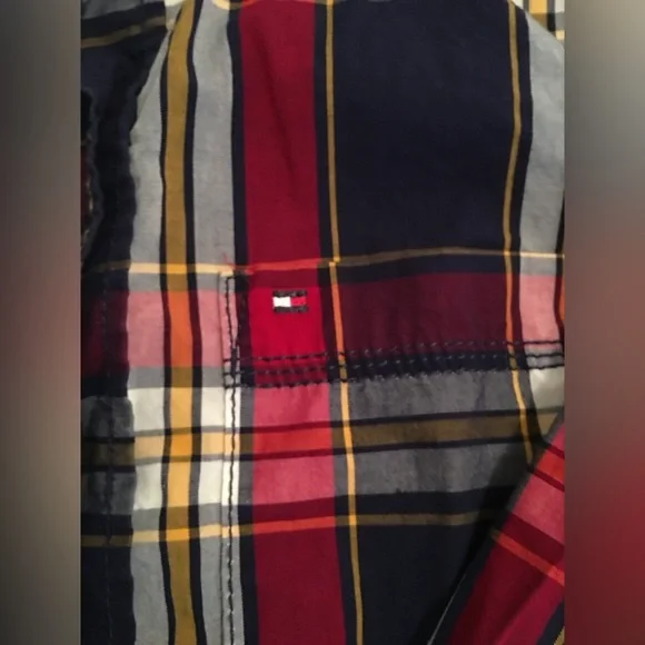 TH button down - Picture 3 of 4